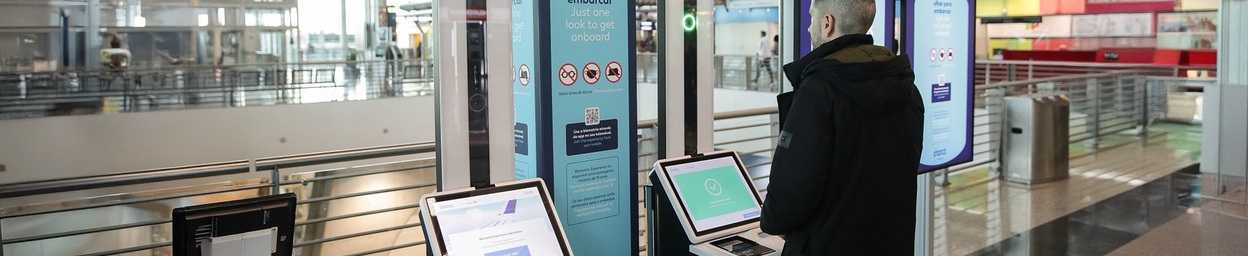 Pantallas táctiles para control de acceso e identificación